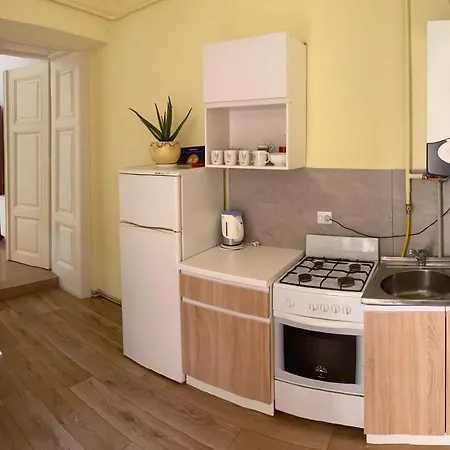 Den On Rynok Square *